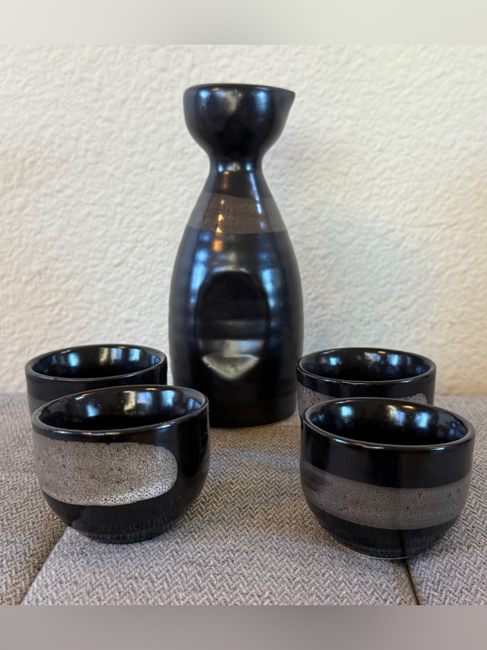 Japanese Sake Set with Tokkuri and Four Sakaguki Cups - Black and Brown - Picture 3 of 16